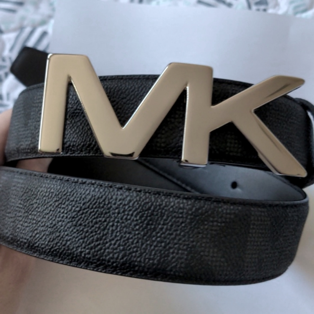 NWOT Michael Kors 38" belt. silver and black